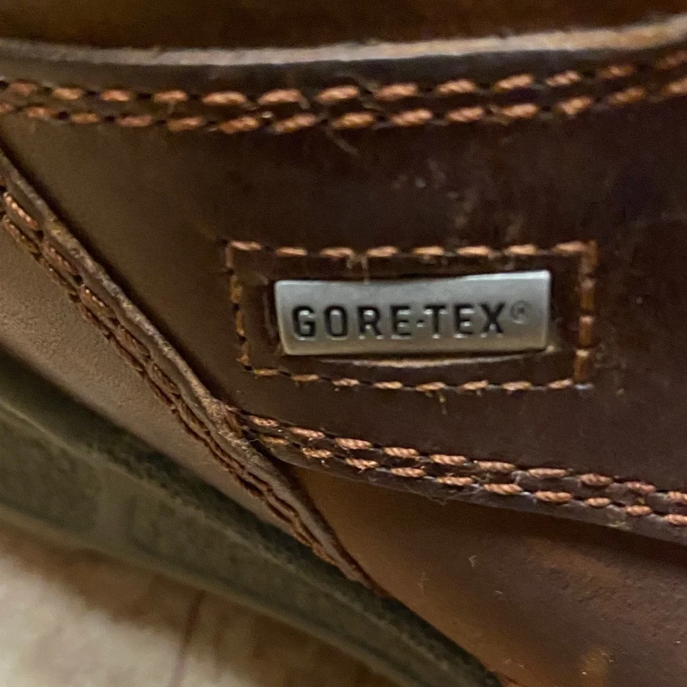 Ecco Men's Rich Brown Leather Hiking /Track Shoes 44 Goretex Breathable